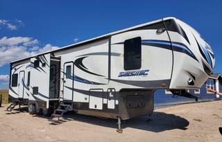 2015 Jayco Seismic 3914