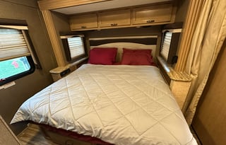 Adventure Ready Class A RV | Sleeps 4 | Chicago