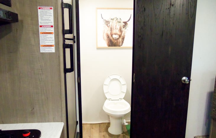 The Grand Entry to the Throne.  Also that's a window a cow is sticking his head through so be careful of wild animals.