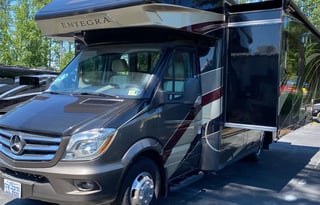 2019 Entegra Coach Qwest 24L