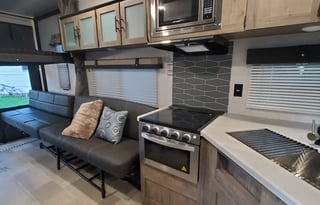 2020 Palomino Puma XLE Lite 25TFC Toy Hauler