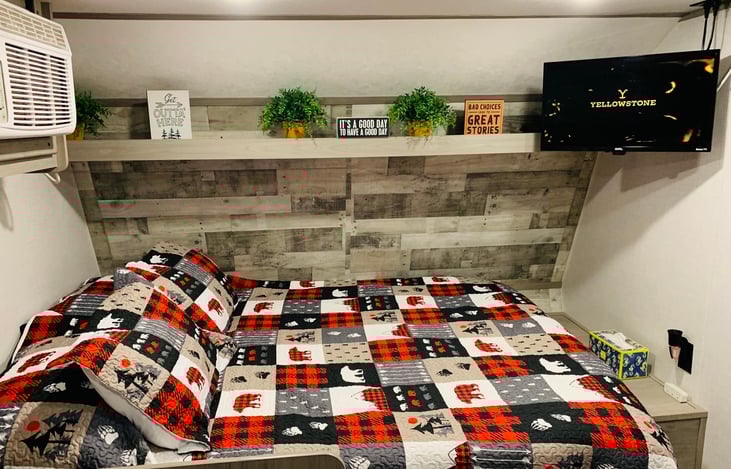 Queen bed with flexible television + streaming apps