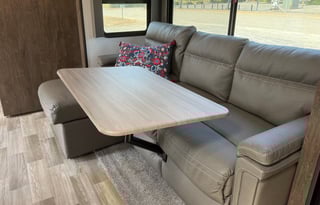 Nice and Ready to camp - with large bathroom!