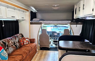Coachmen – Family Friendly, newly remodeled!