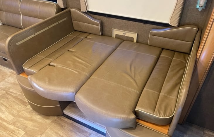 Dinette bed