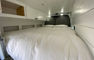VanDelta: Luxury Travel Vanlife