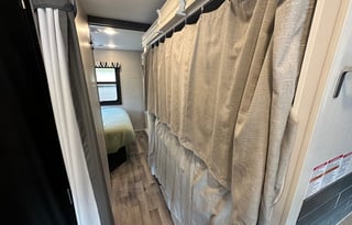 Modern Farmhouse Bunkhouse Motorhome 2022 Alante