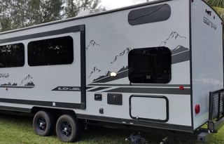 2021 Cherokee Grey Wolf Black Label 26DBHBL