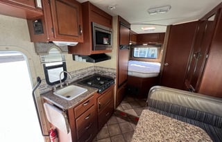 2014 Thor Chateau 22E Motor Coach All Season Ready