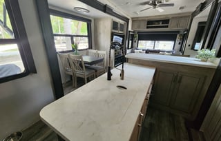 2021 Keystone Avalanche - The CLUBHOUSE