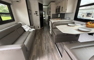 2024 Entegra Coach Odyssey 31F Bunkhouse Adventure