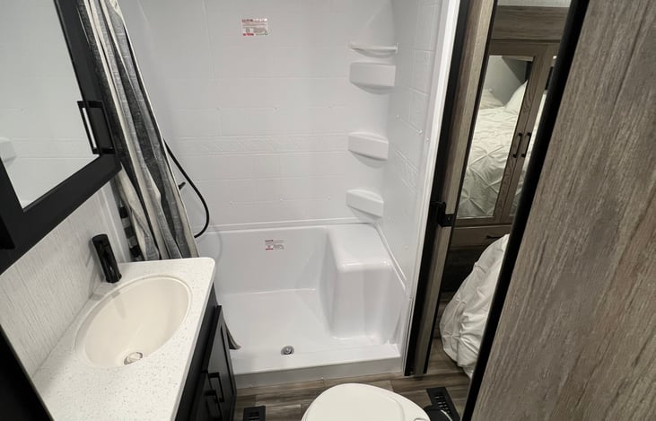 Full size shower