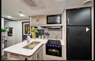 2021 Pet & Family Friendly Bunkhouse Sleeps 8-10