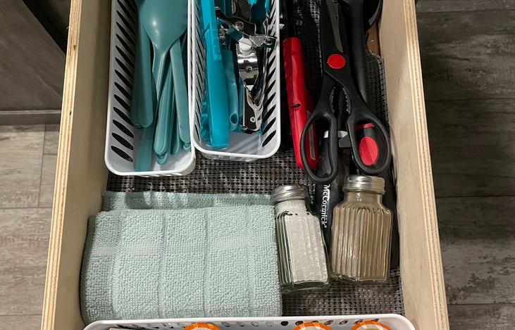 Coffee/tea/cooking utensils