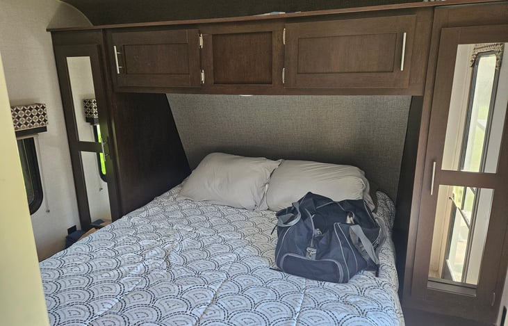 Queen bed in private cabin