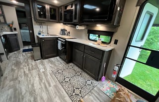 Seasonal Serenity: The Barrel's Blissful Retreat