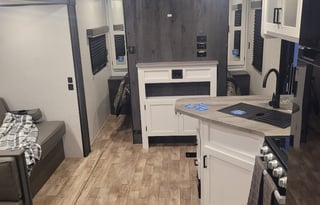 Adventurous 2023 Keystone Hideout: Sleeps 8