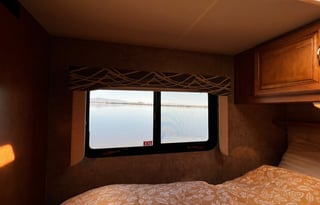 Spacious Easy To Drive 24' Winnebago Chalet 3 Beds
