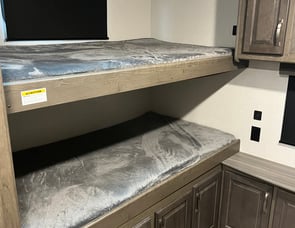 Keystone RV Cougar Half-Ton 34TSB