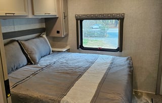 2022 Thor Windsport!  Road Trip Dream Coach!