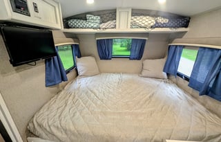 GeoPro | Modern, Cozy & Well-Equipped, Easy to Tow