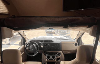 Seats / Sleeps 5, Pet friendly Camper