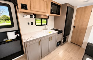 2025 KZ Sportsman 21ft Camper, Lightweight + Solar