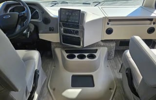 2024 Thor A.C.E. 32B - Style & Space for Family
