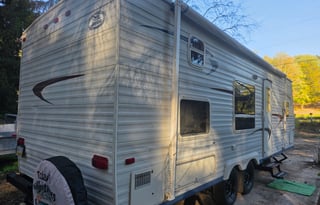 27" Bunkhouse Camper Sleeps 9