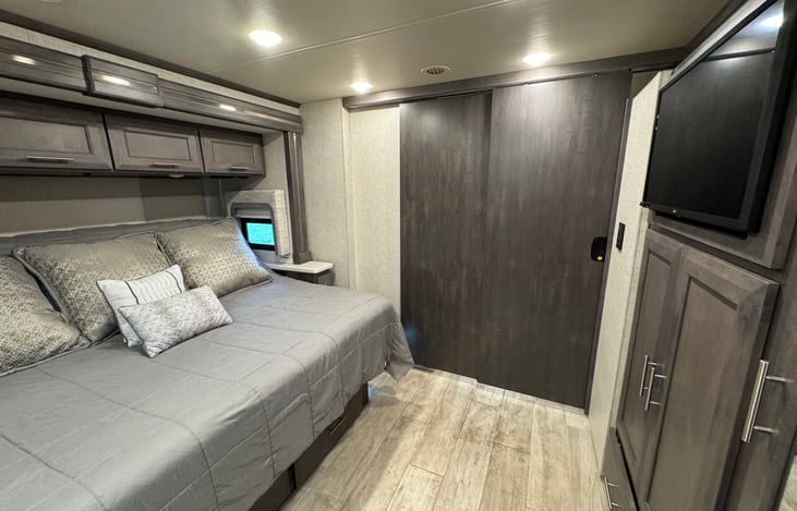 Primary Suite-Bedroom