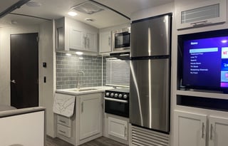 2021 Luxury KeyStone Large Family Friendly RV