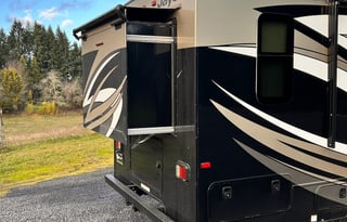 2022 Greyhawk Prestige 30Z – Sleeps 6 Comfortably