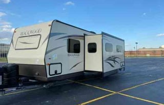 Cozy Furnished Bunkhouse- No Stress Delivery Only