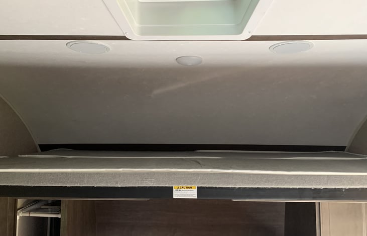 Bunk bed above the Queen bed. Maximum weight is 150 lbs.