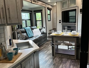 Keystone RV Fuzion 424