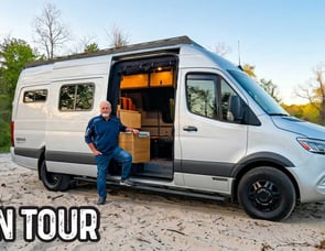 Winnebago Adventure Wagon 70SE
