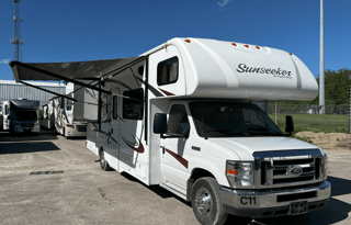 2016 Forest River RV Sunseeker 2700DS Ford