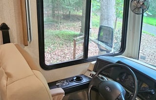 DELIVERY: 2019 Bounder - 2FB - 3 Bunks - Washer