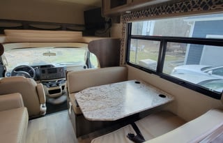 "Apollo" The Family Friendly Redhawk (sleeps 8)