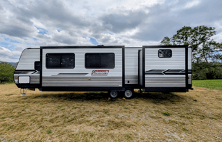 Coleman Lantern | Large Modern Bunkhouse sleeps 9