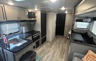 Jamber Acres Cozy Camper