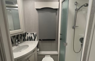 Family Fun In Style w/ 2 Full Bathrooms