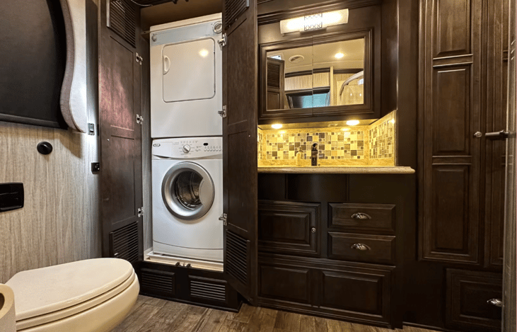 washer/dryer in master bath