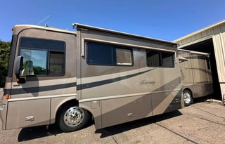 2005 Winnebago Journey 36M