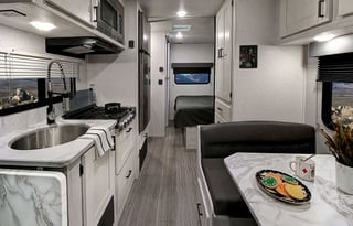 Easy Get Away - 2022 East to West Entrada