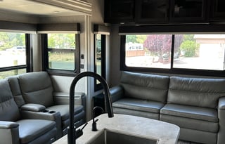 Desert Dream Getaway - 2022 Jayco Eagle 355MBQS