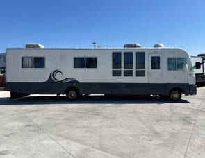 Fleetwood RV Bounder 36F