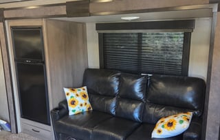 "We only do delivery and pick up ."