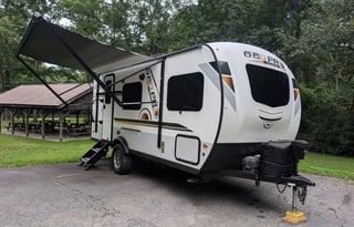 GeoPro | Modern, Cozy & Well-Equipped, Easy to Tow