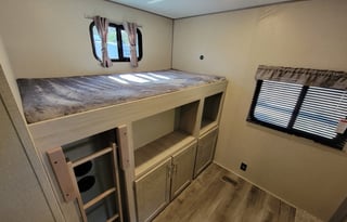 Catalina Legacy 343BHTS